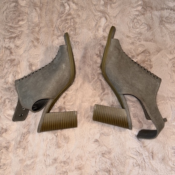 Size 8 - Picture 10 of 13